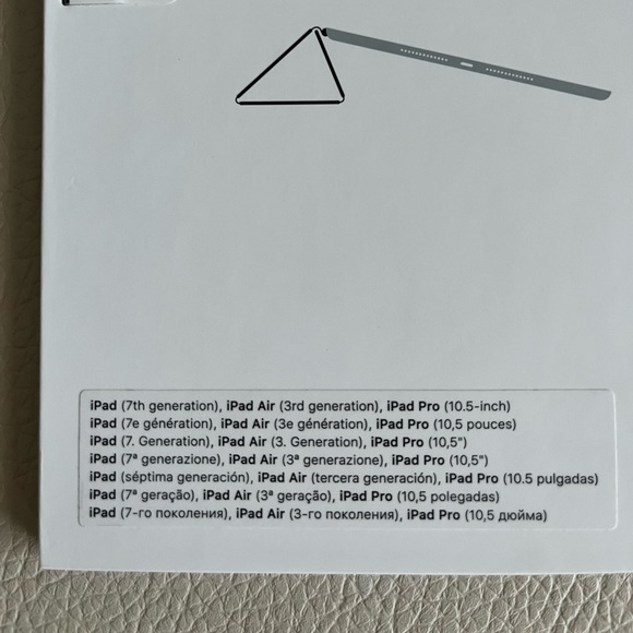 NWT - Authentic Apple iPad Smart Cover for iPad 7th & 8th, Air 3rd, Pro 10.5” - Picture 3 of 4